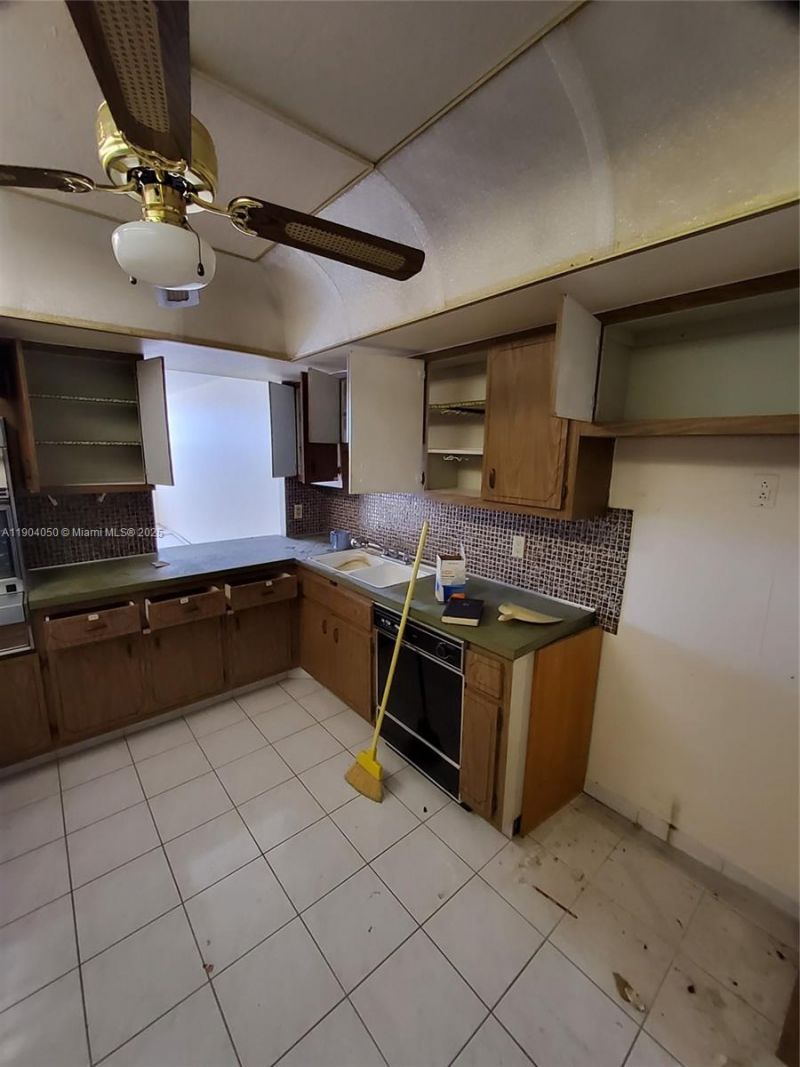 1301 NE Miami Gardens Dr, Unit 503W, Miami, FL 33179 Photo