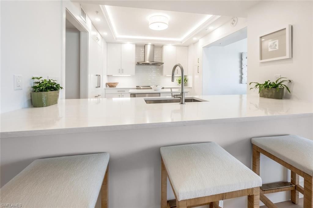 4021 Gulf Shore Blvd N, Unit 702, Naples, FL 34103 Photo