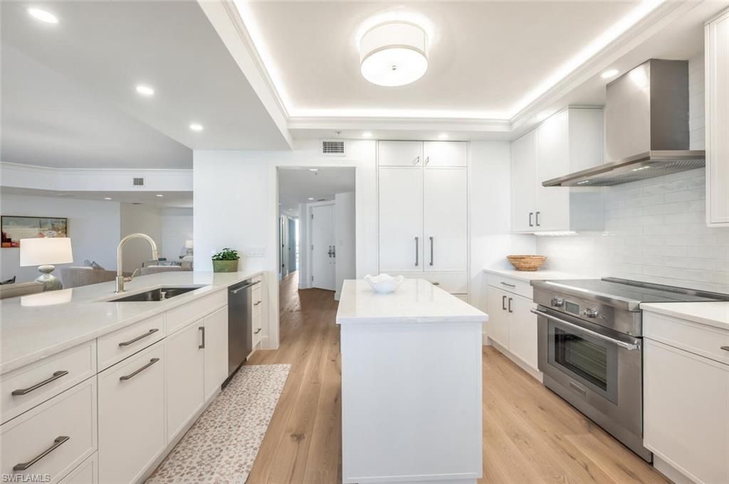 4021 Gulf Shore Blvd N, Unit 702, Naples, FL 34103 Photo