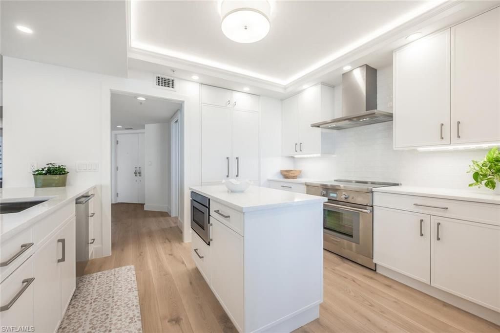 4021 Gulf Shore Blvd N, Unit 702, Naples, FL 34103 Photo