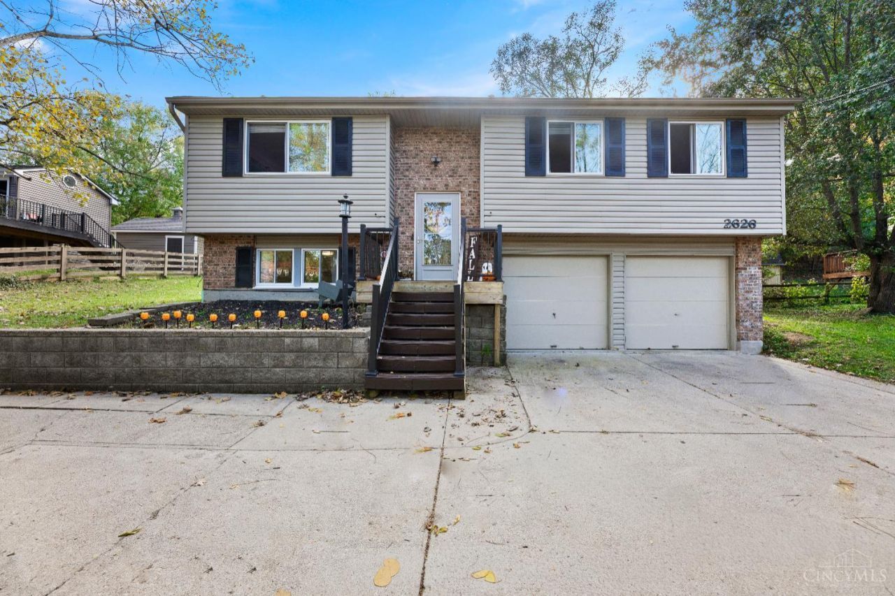 2626 Hunt Road, Reading, OH 45236 Main Photo