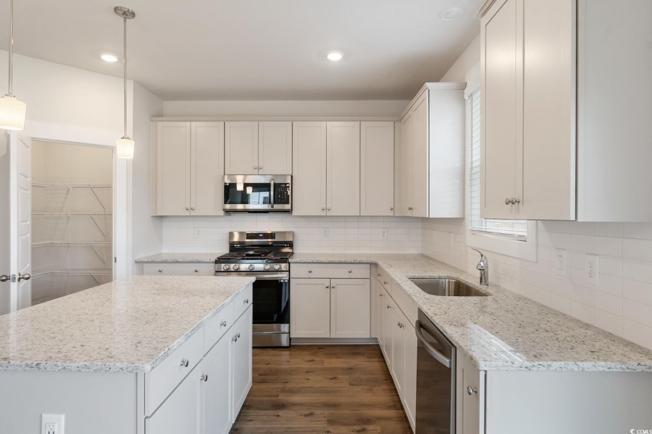 4800 Huckleberry Ln. Photo 9