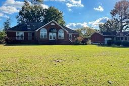 1449 Waters Edge Drive photo 4