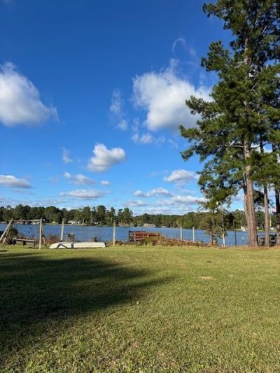 1449 Waters Edge Drive Photo 4