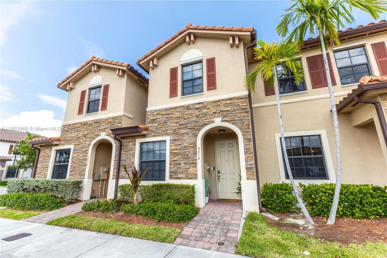 9214 W 33rd Ln, Hialeah, FL 33018 Main Photo
