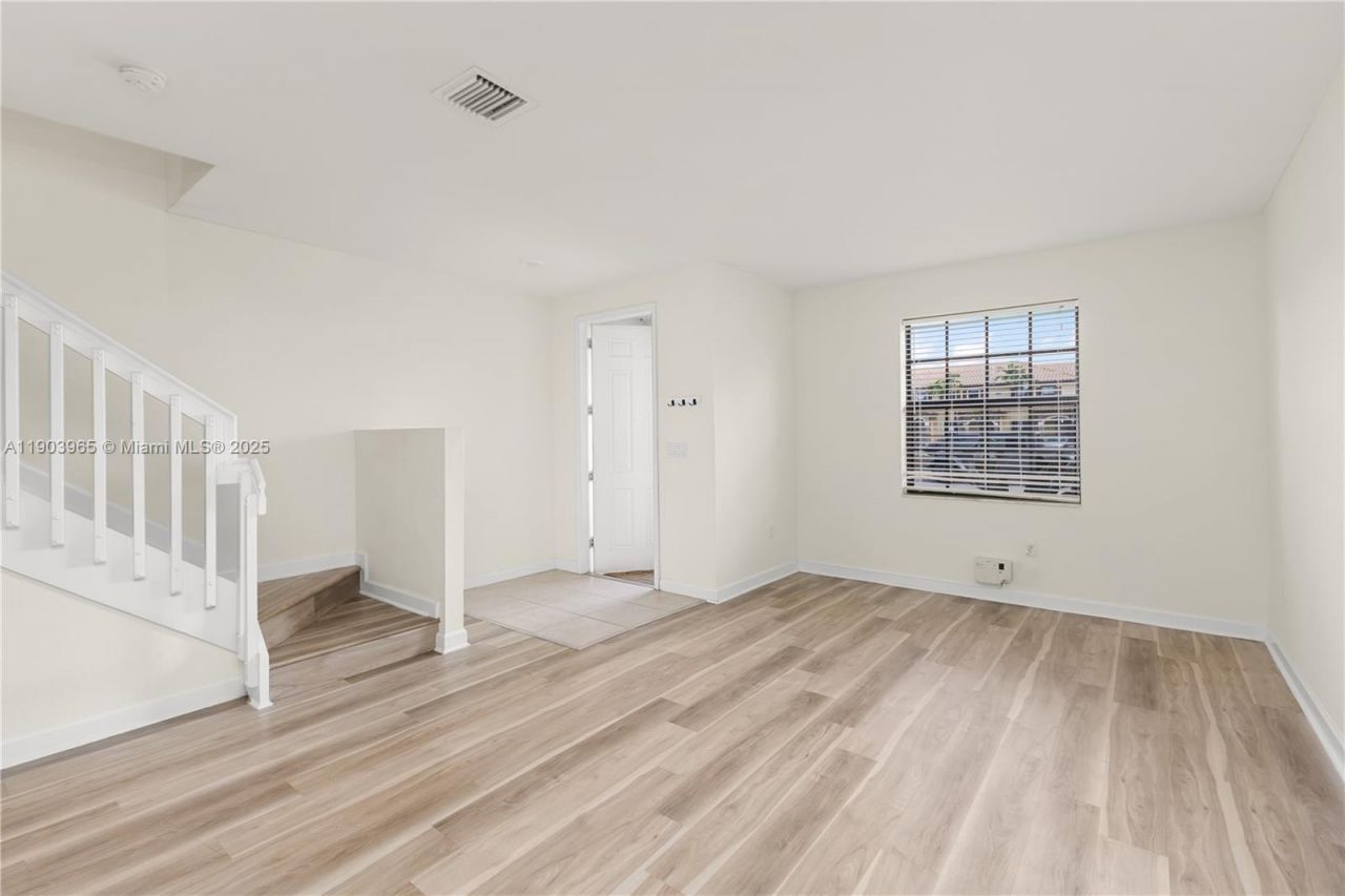 9214 W 33rd Ln, Hialeah, FL 33018 Photo