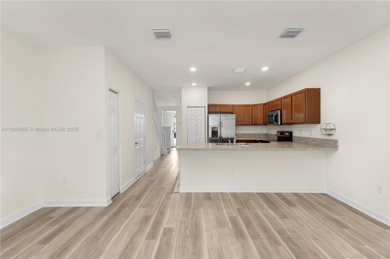 9214 W 33rd Ln, Hialeah, FL 33018 Photo