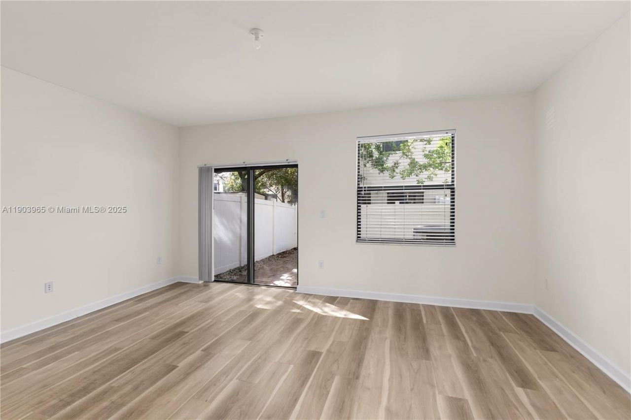 9214 W 33rd Ln, Hialeah, FL 33018 Photo