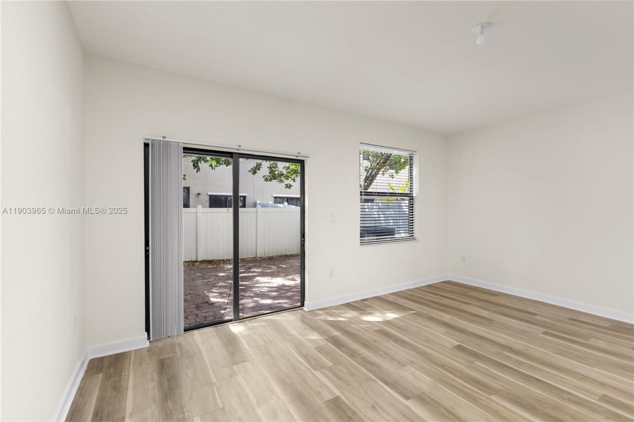 9214 W 33rd Ln, Hialeah, FL 33018 Photo