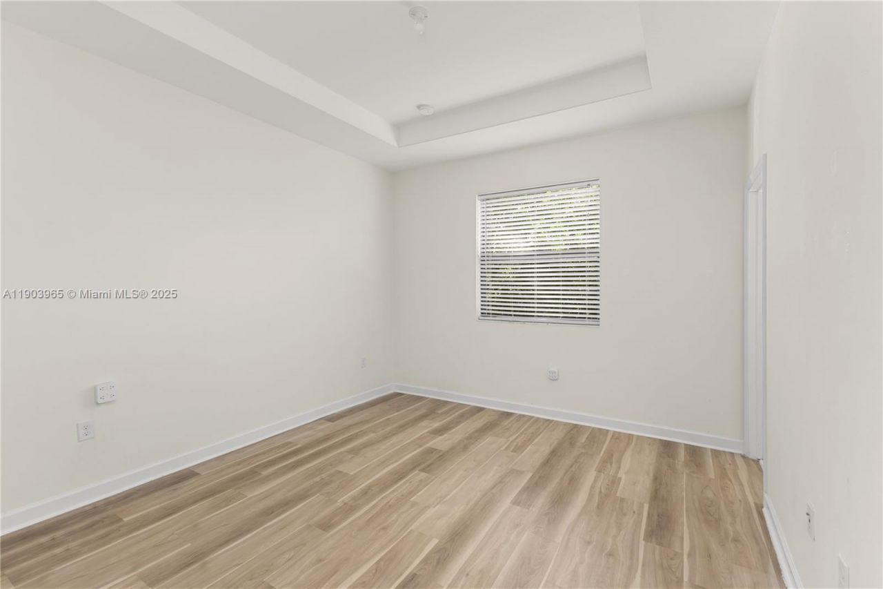 9214 W 33rd Ln, Hialeah, FL 33018 Photo