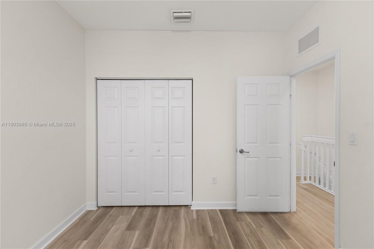 9214 W 33rd Ln, Hialeah, FL 33018 Photo