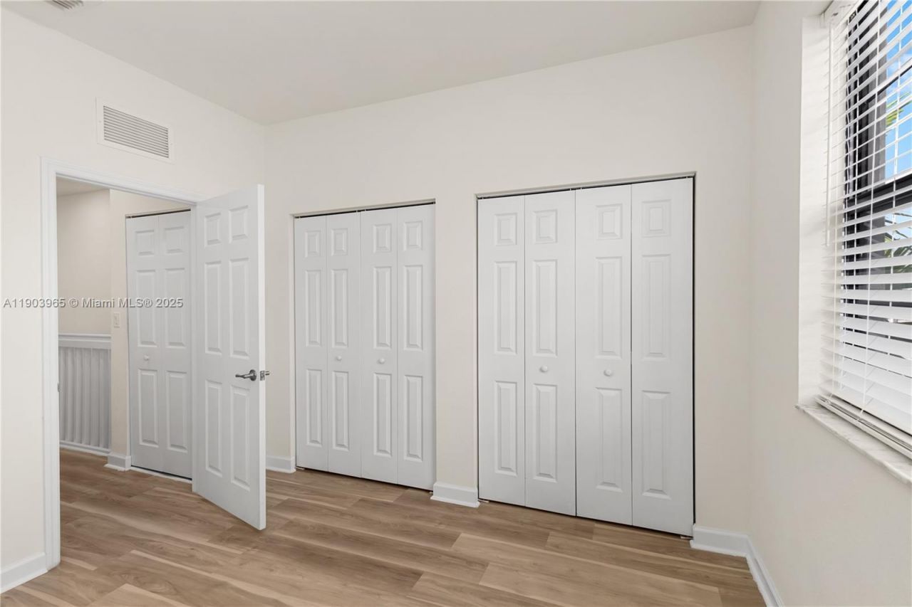 9214 W 33rd Ln, Hialeah, FL 33018 Photo