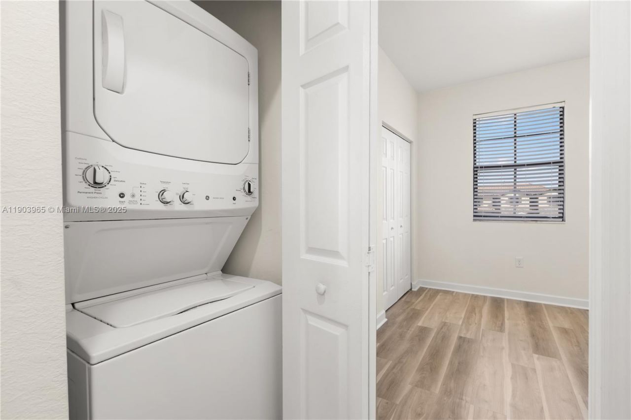 9214 W 33rd Ln, Hialeah, FL 33018 Photo