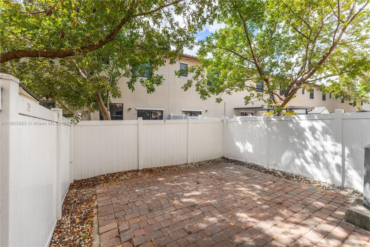 9214 W 33rd Ln, Hialeah, FL 33018 Photo