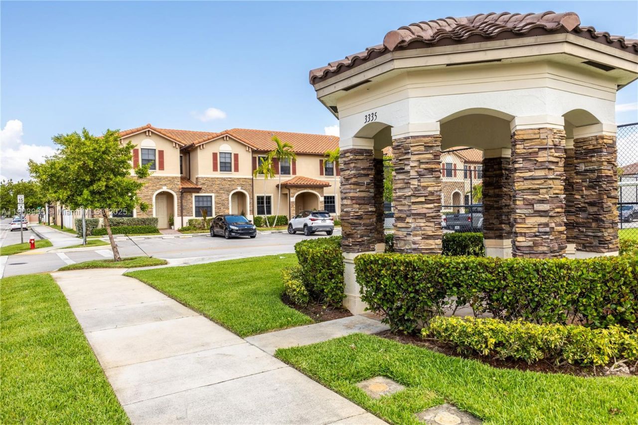 9214 W 33rd Ln, Hialeah, FL 33018 Photo