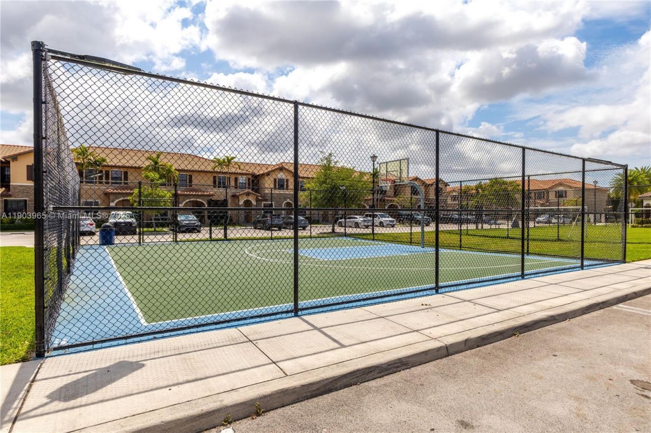 9214 W 33rd Ln, Hialeah, FL 33018 Photo