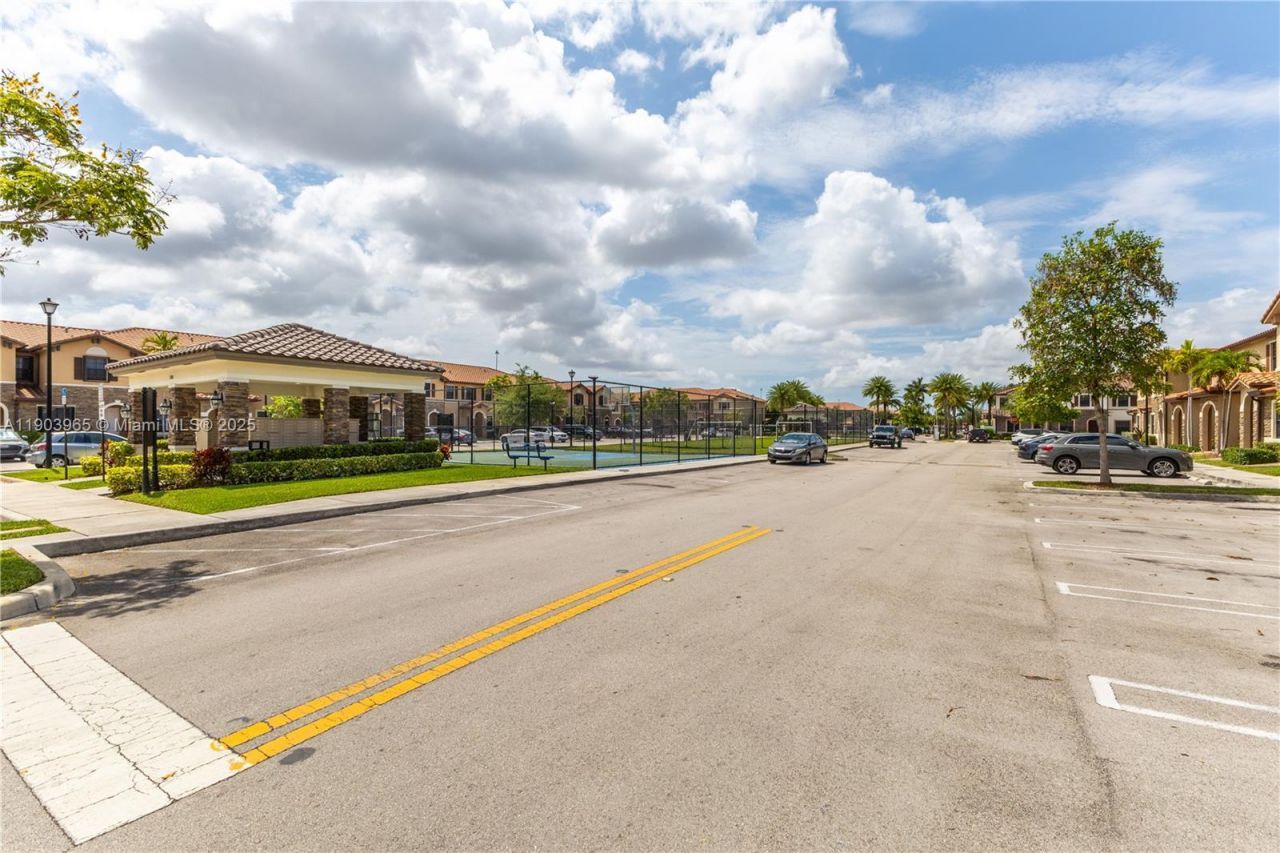 9214 W 33rd Ln, Hialeah, FL 33018 Photo