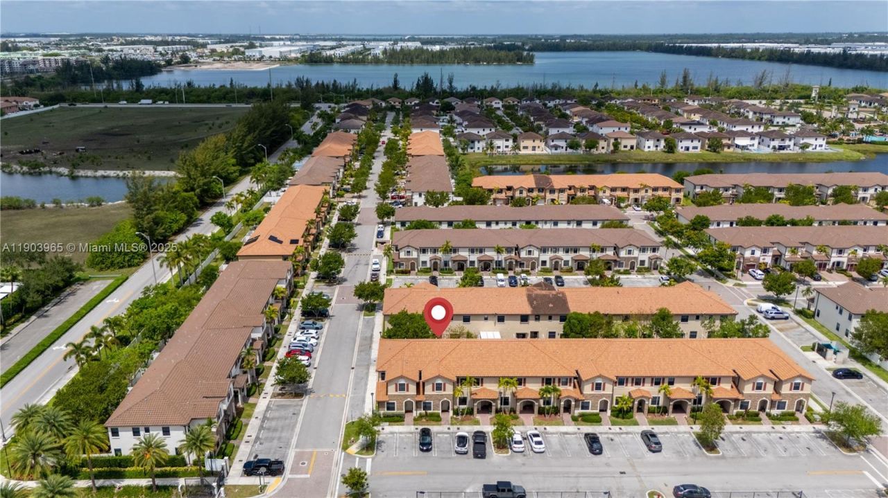 9214 W 33rd Ln, Hialeah, FL 33018 Photo