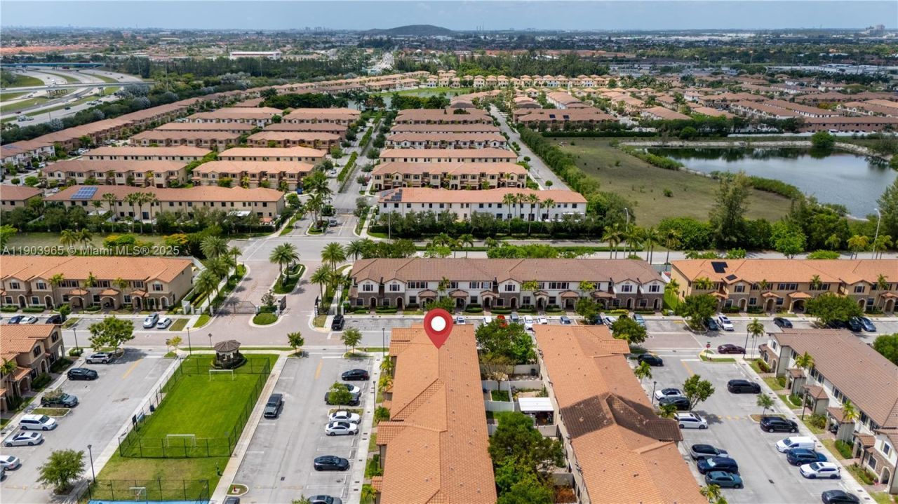 9214 W 33rd Ln, Hialeah, FL 33018 Photo