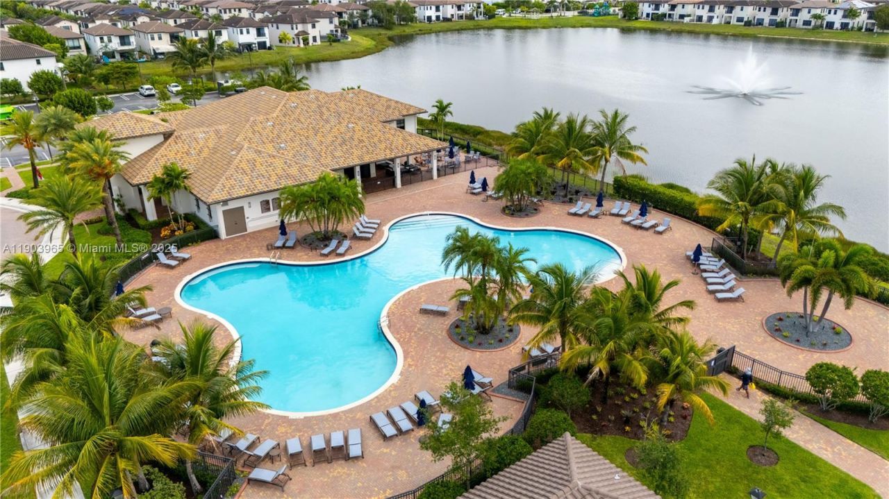 9214 W 33rd Ln, Hialeah, FL 33018 Photo