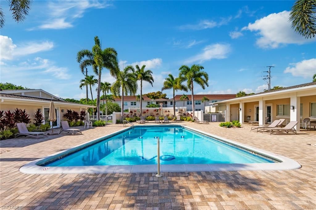 473 12th Ave S, Unit B2, Naples, FL 34102 Photo