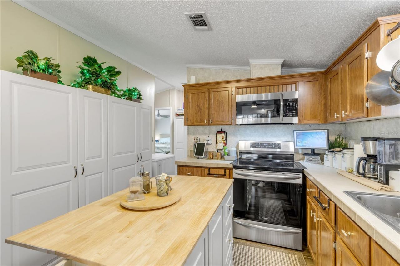 2201 S Ridgewood Avenue, Unit 28, Edgewater, FL 32141 Photo