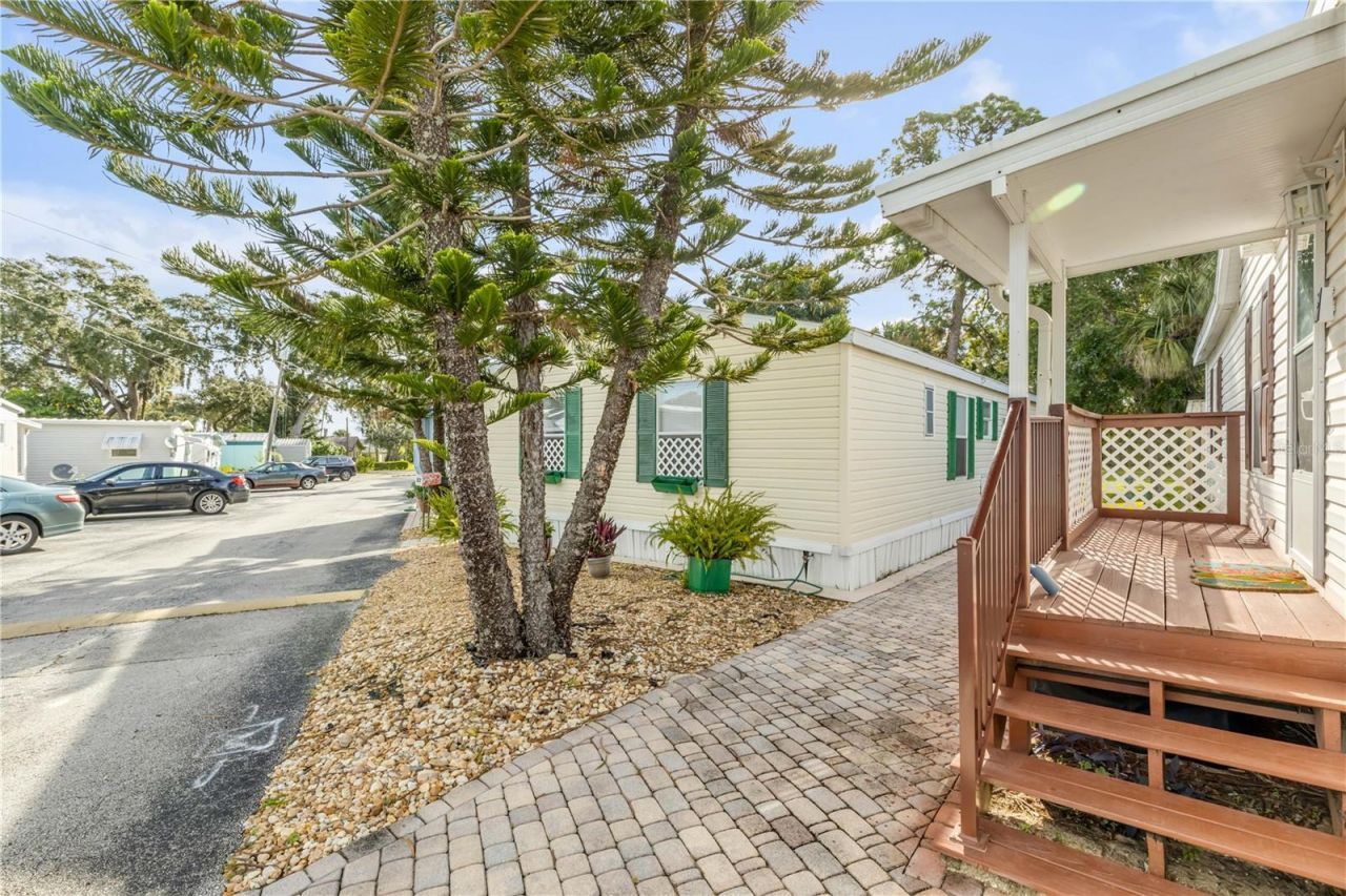 2201 S Ridgewood Avenue, Unit 28, Edgewater, FL 32141 Photo