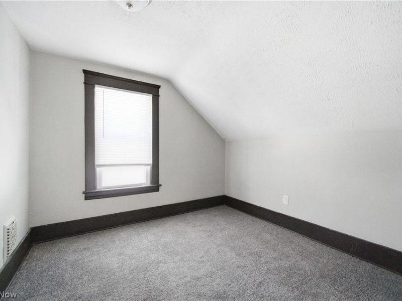 15901 Pythias Avenue, Cleveland, OH 44110 Photo 21