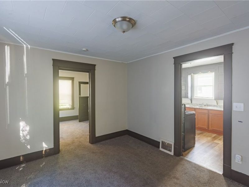 15901 Pythias Avenue, Cleveland, OH 44110 Photo 9