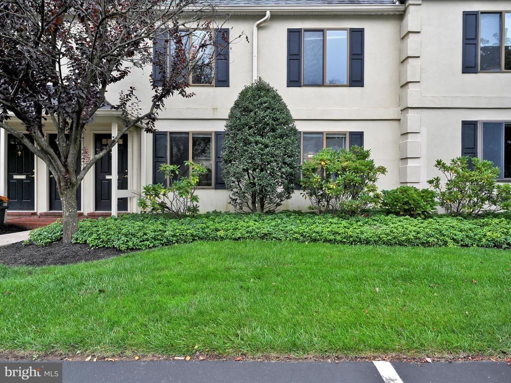 411 W Conestoga Road, Unit 33, Devon, PA 19333 Main Photo