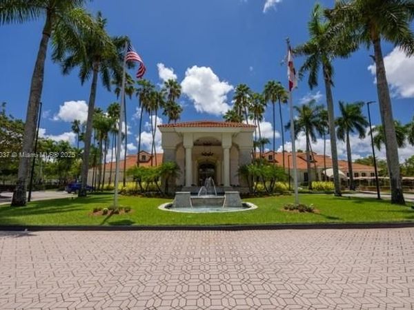 9725 NW 52nd St, Unit 415, Doral, FL 33178