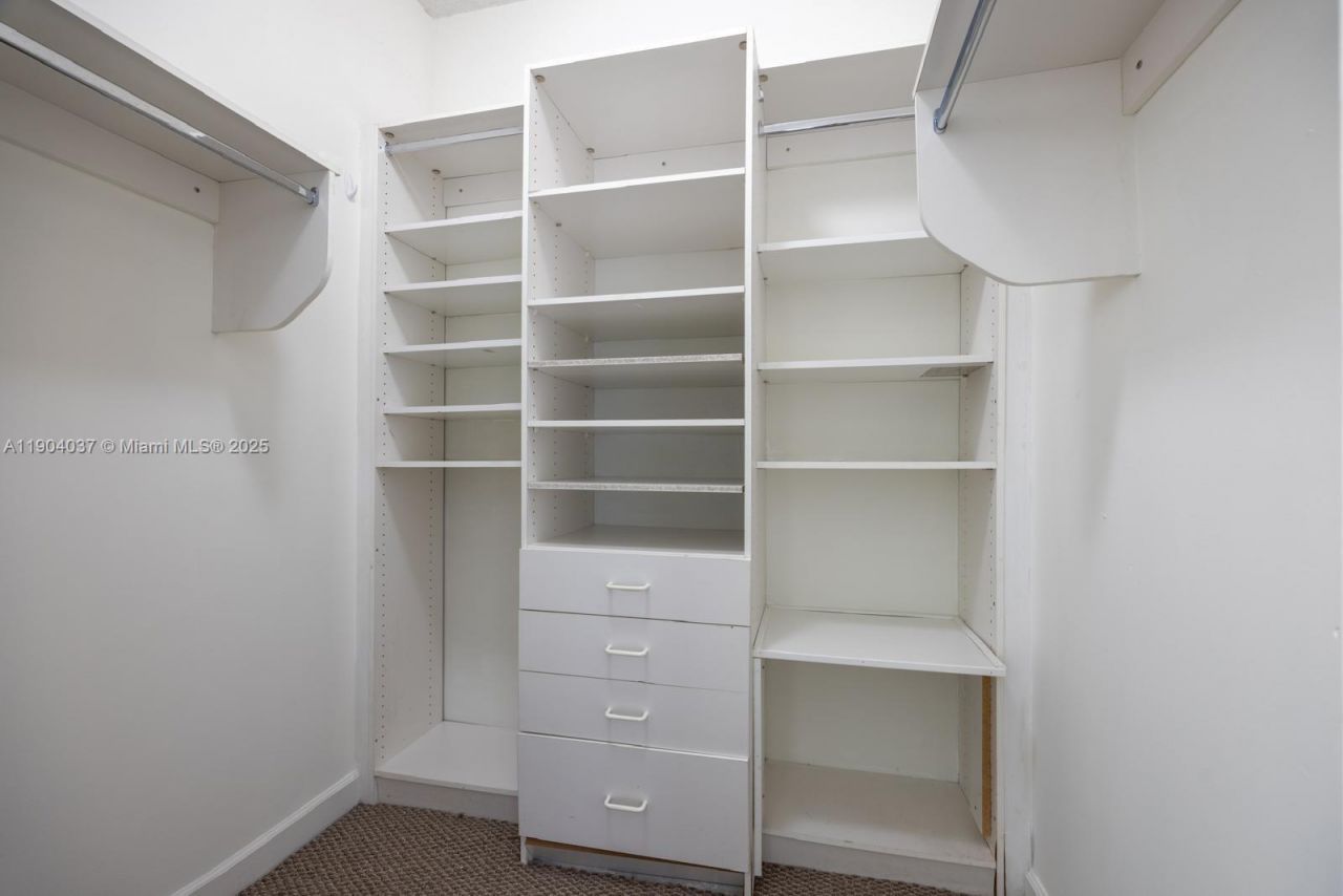 9725 NW 52nd St, Unit 415, Doral, FL 33178 Photo