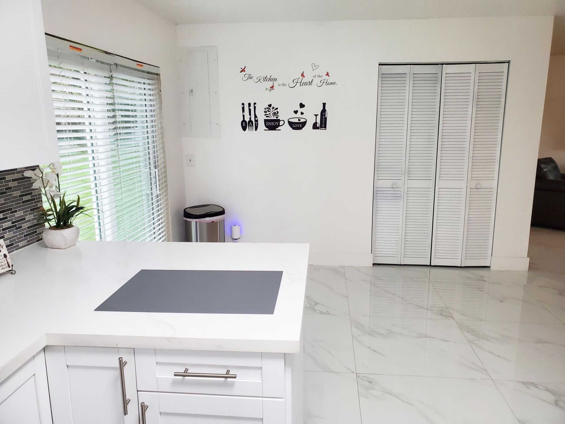 1477 N Mangonia Drive, West Palm Beach, FL 33401 Photo