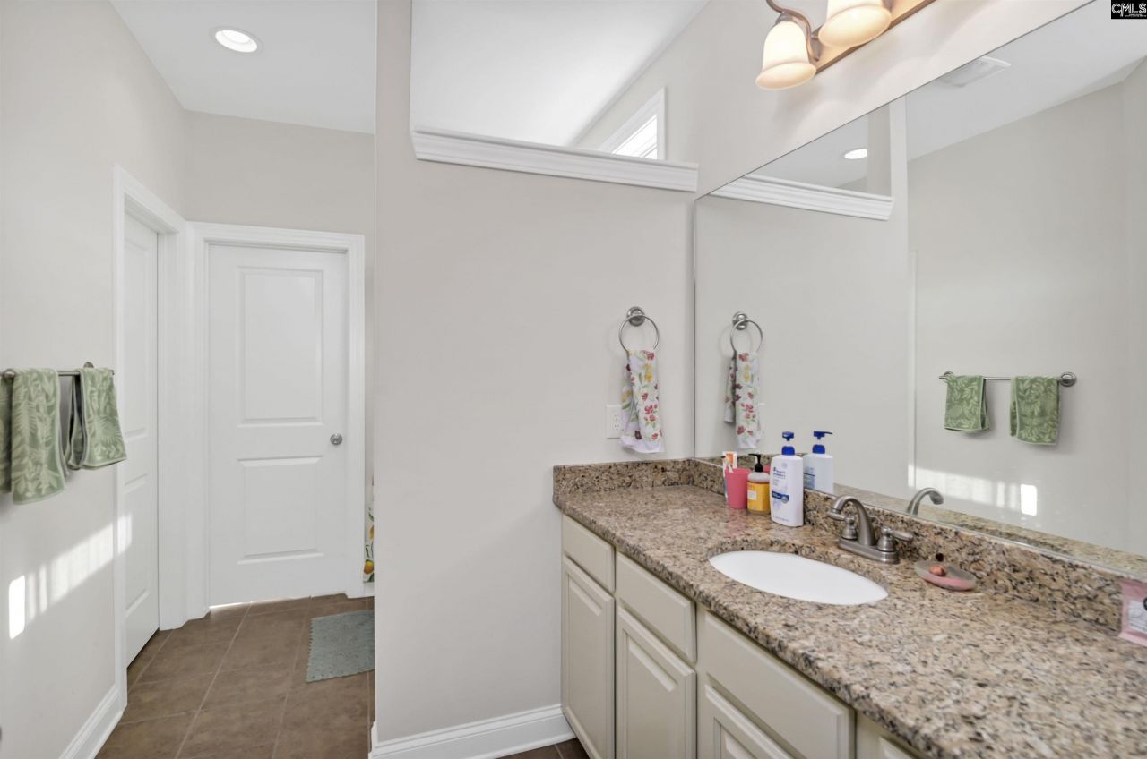 900 Near Creek Drive Photo 15