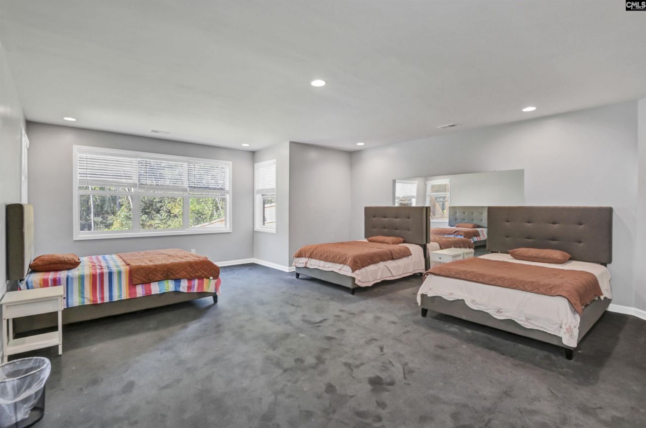 900 Near Creek Drive Photo 29