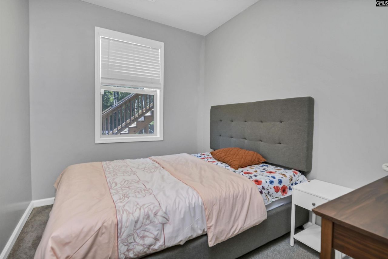 900 Near Creek Drive Photo 32