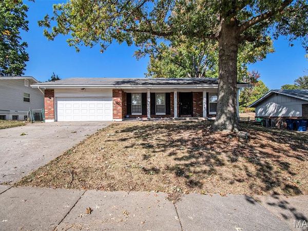 4327 Sulla Drive, St Louis, MO 63033