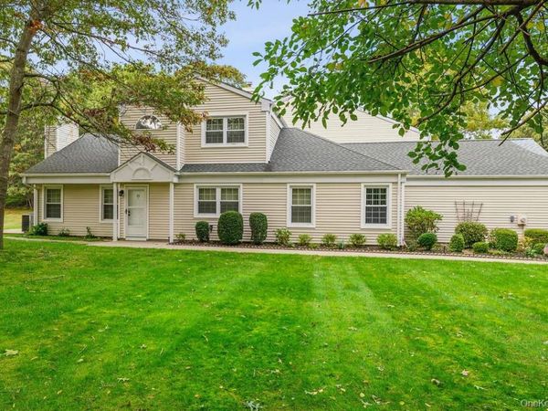 30 Quail Court, Manorville, NY 11949