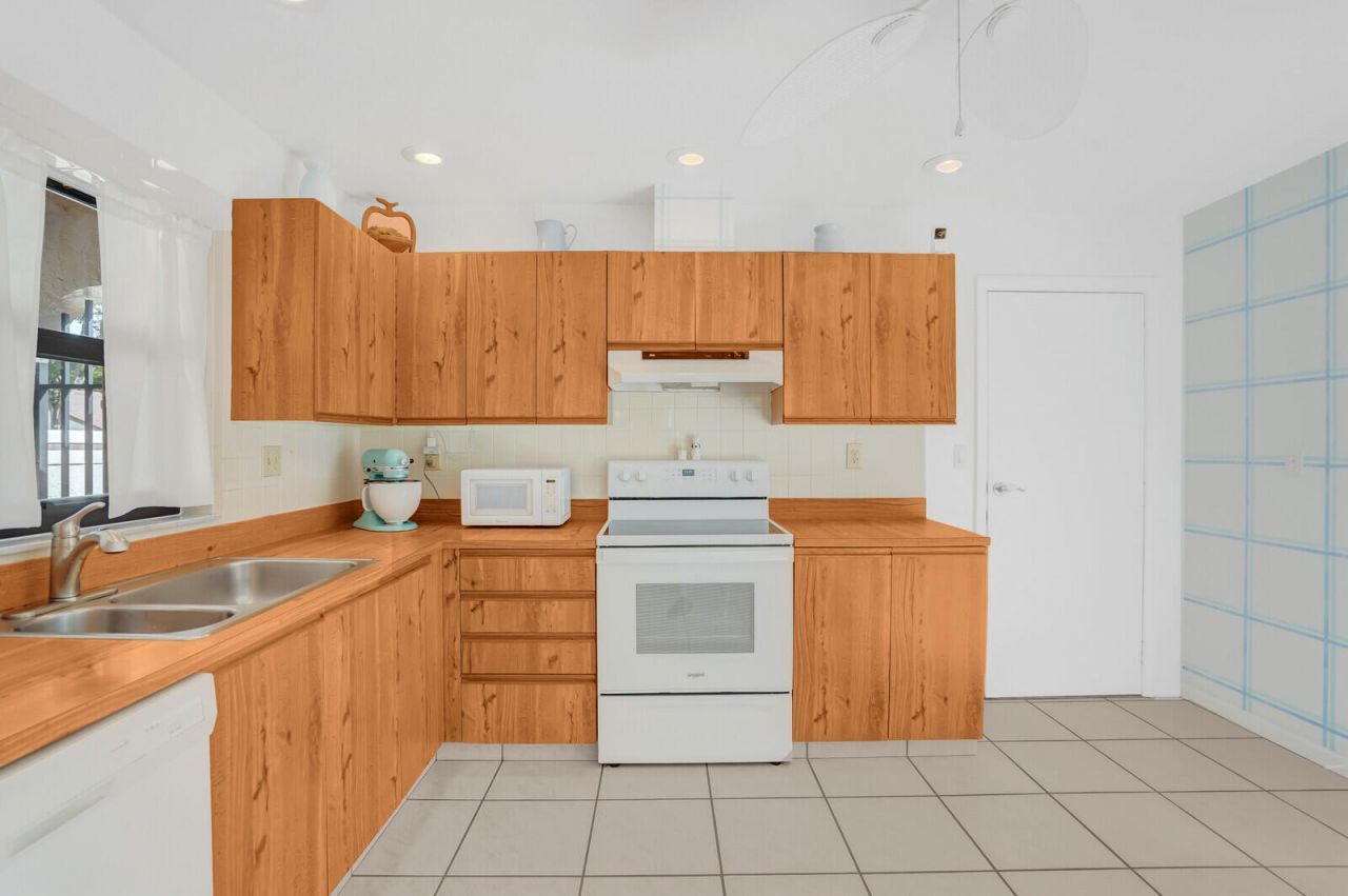 1550 NW 22nd Avenue, Delray Beach, FL 33445 Photo