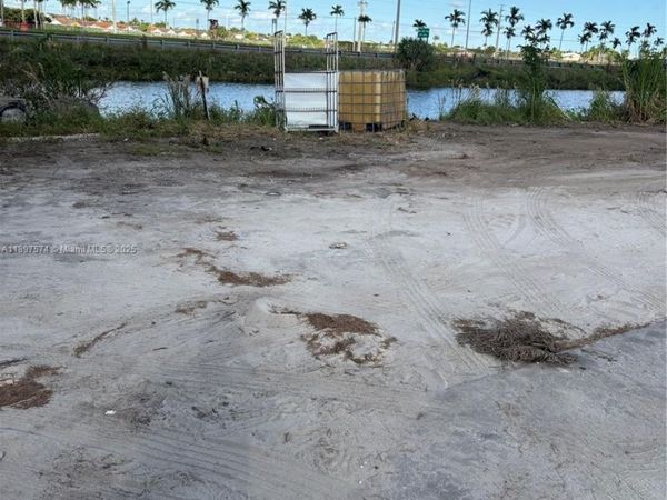 NW South River Dr, Medley, FL 33178