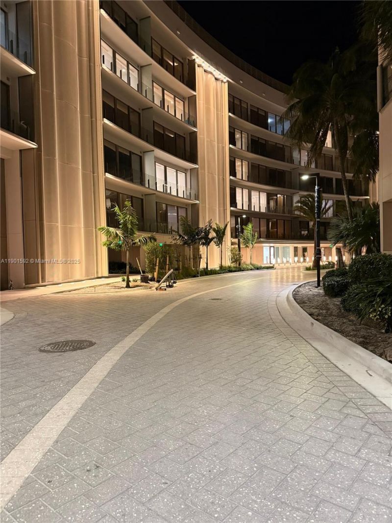 5 Grove Isle Drive, Unit S502, Coconut Grove, FL 33133 Photo