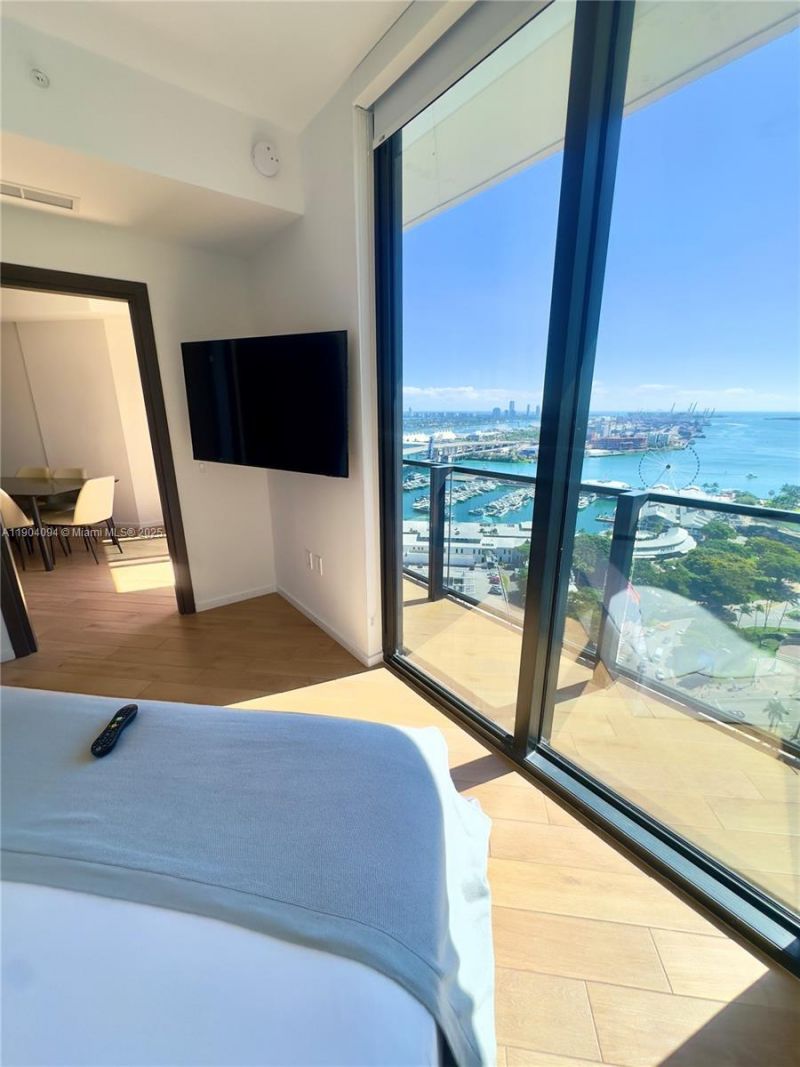 398 NE 5th Street, Unit 2114, Miami, FL 33132 Photo