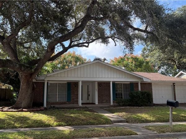 203 Longfellow Lane, Victoria, TX 77904