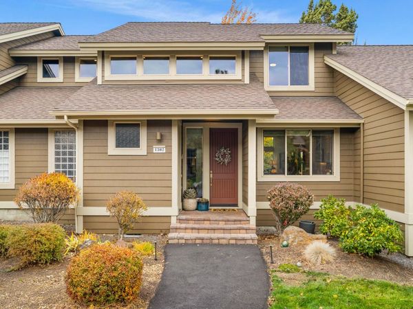 1302 Highland View Loop, Redmond, OR 97756