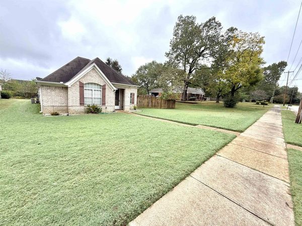 8833 MACON RD, Memphis, TN 38018