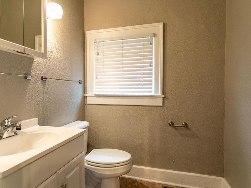 1512 Indianola Avenue , Columbus, OH 43201 Photo 16