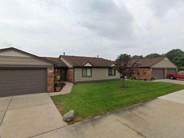 8688 Villa Lane Lane, Warren, MI 48093
