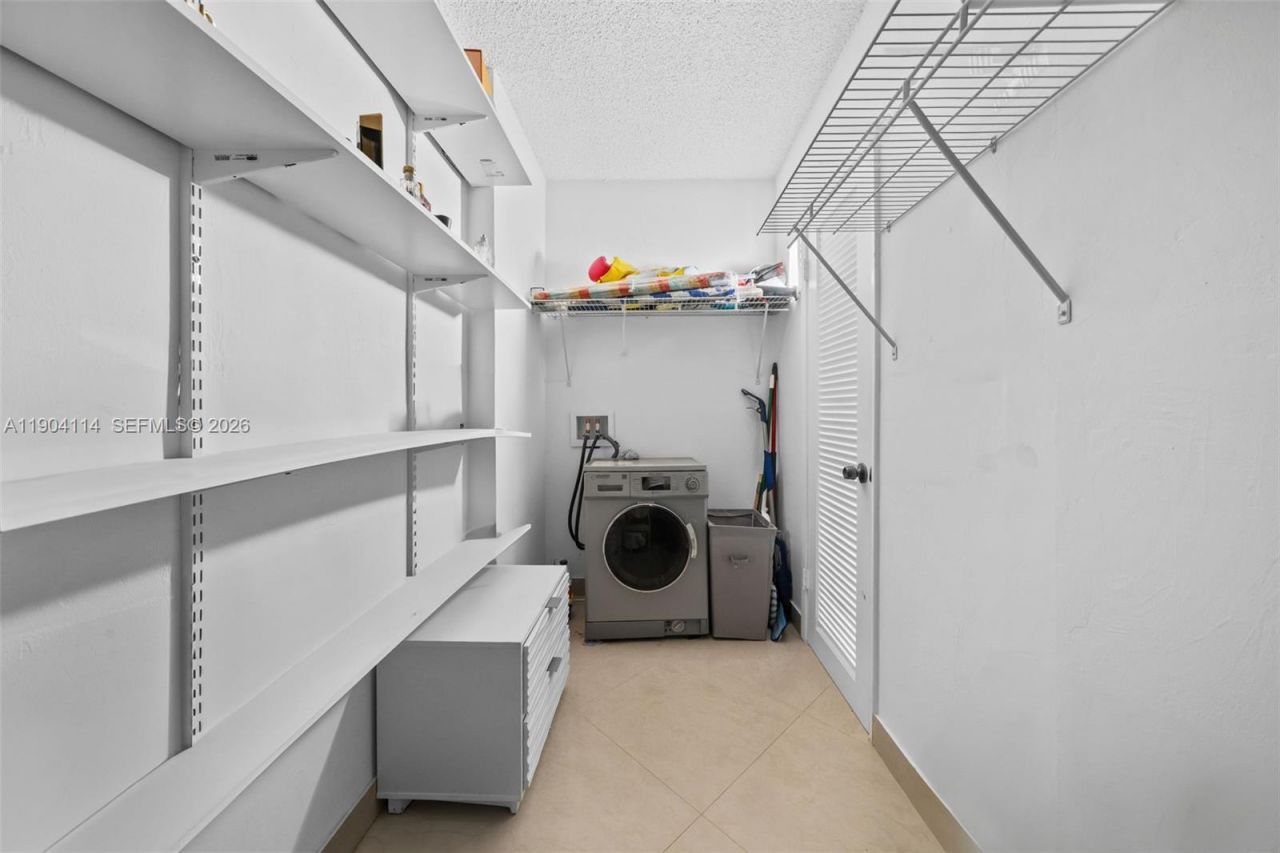 19390 Collins Ave, Unit 209, Sunny Isles Beach, FL 33160 Photo