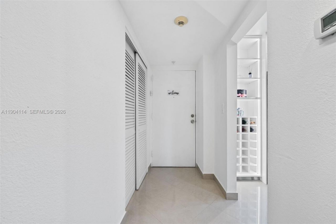19390 Collins Ave, Unit 209, Sunny Isles Beach, FL 33160 Photo