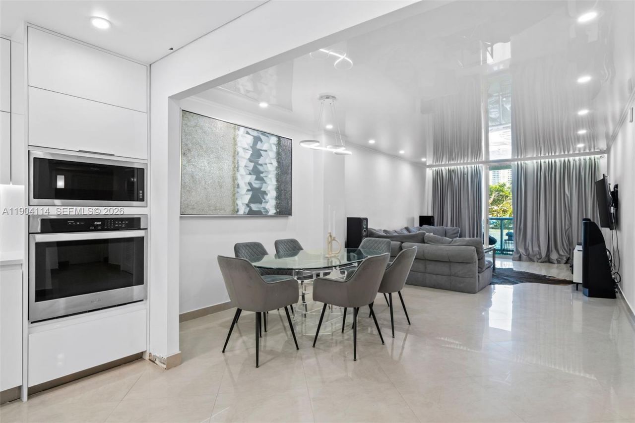 19390 Collins Ave, Unit 209, Sunny Isles Beach, FL 33160 Photo